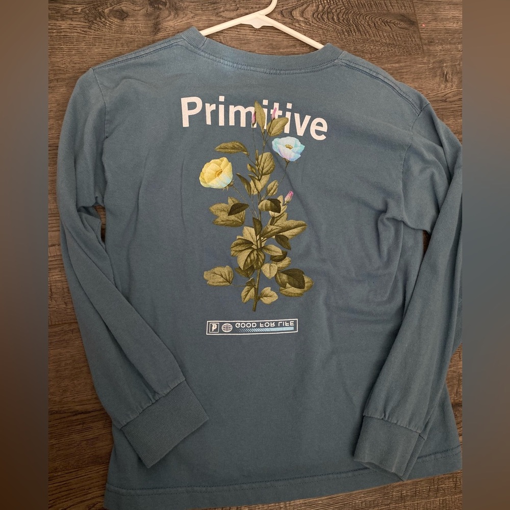 Women’s M primitive long sleeve